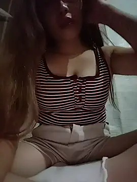 Snapshot of DawnG_x chatting on 07-17-26, 01:58 DawnG x online show from 07-17-26, 01:58