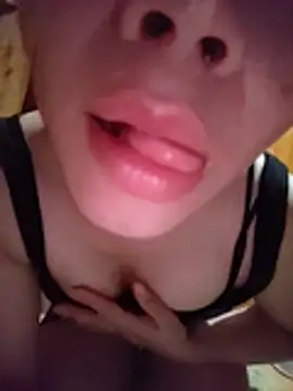 Snapshot of DawnG_x chatting on 05-30-26, 03:17 DawnG x online show from 05-30-26, 03:17