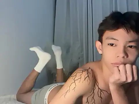 Snapshot of hottasianboy chatting on 06-04-26, 09:41 hottasianboy online show from 06-04-26, 09:41