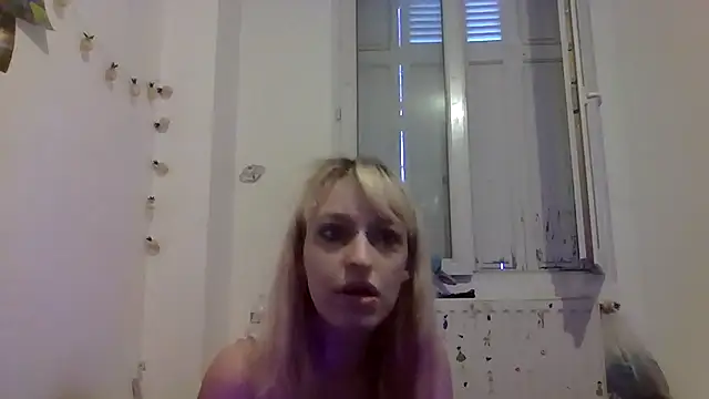 Snapshot of Littlesecret21 chatting on 07-25-26, 06:32 Littlesecret21 online show from 07-25-26, 06:32