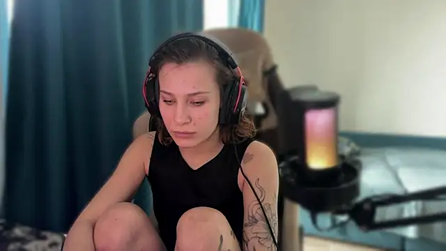 Snapshot of AlbyDengrov chatting on 03-13-26, 11:32 AlbyDengrov online show from 03-13-26, 11:32