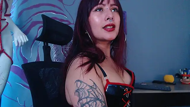 Regina Iris online show from 05-05-26, 01:36
