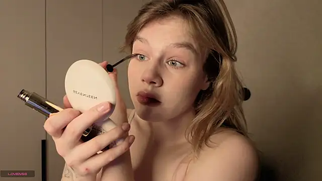 Snapshot of AureliaAngel chatting on 04-11-26, 06:43 AureliaAngel online show from 04-11-26, 06:43