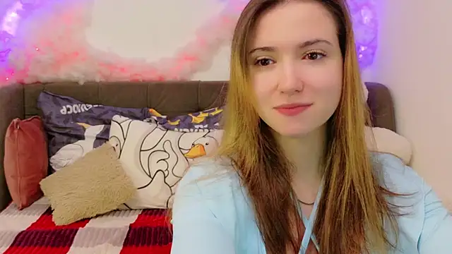 Snapshot of LeenMoonie chatting on 05-30-26, 05:36 LeenMoonie online show from 05-30-26, 05:36