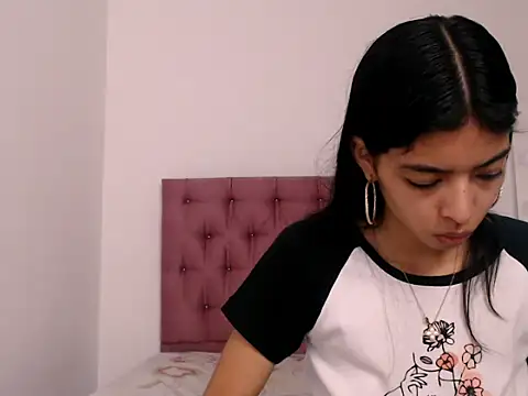 Sweet Scarlett  online show from 04-04-26, 02:01