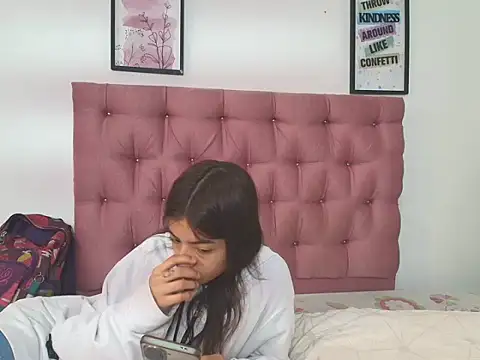 Sweet Scarlett  online show from 05-26-26, 01:53