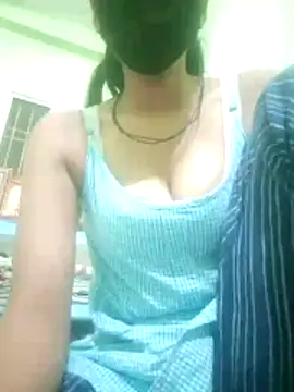 Snapshot of nidhiyadav00 chatting on 04-17-26, 06:11 nidhiyadav00 online show from 04-17-26, 06:11