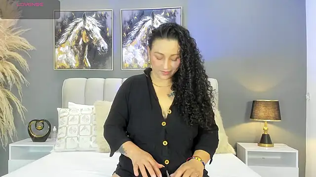 VaniaRouse online show from 03-26-26, 02:26