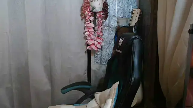 Snapshot of small_13 chatting on 05-13-26, 02:57 small 13 online show from 05-13-26, 02:57