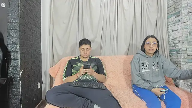 NoahAndBunny online show from 05-04-26, 11:13