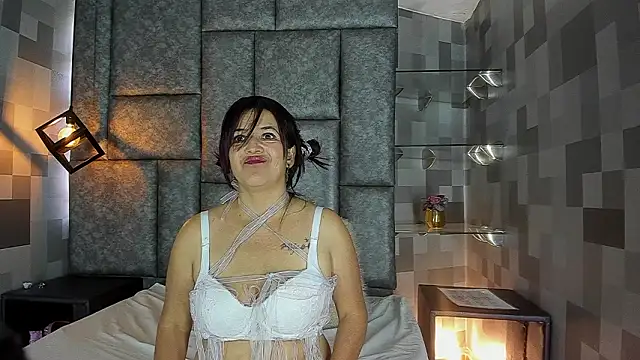 Snapshot of ivannia_Lawrence chatting on 03-21-26, 06:45 ivannia Lawrence online show from 03-21-26, 06:45