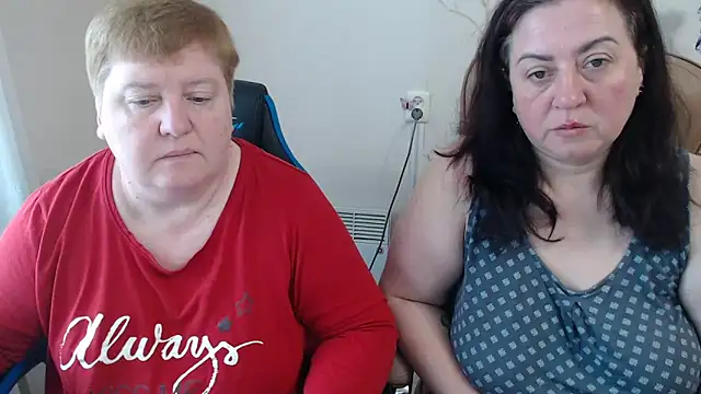 Snapshot of Lindy-Jeanie chatting on 05-10-26, 09:13 Lindy-Jeanie online show from 05-10-26, 09:13