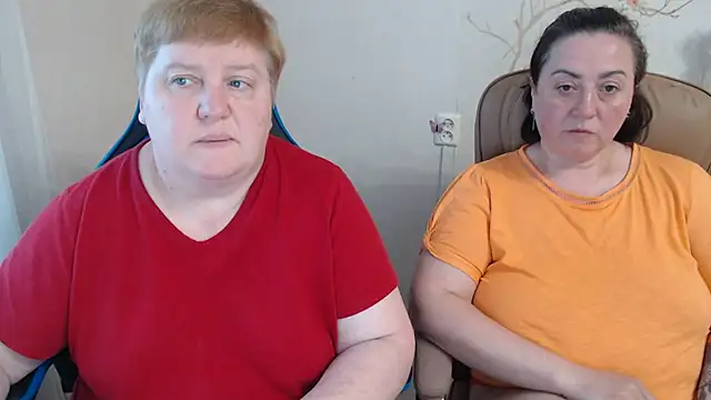 Snapshot of Lindy-Jeanie chatting on 05-27-26, 05:31 Lindy-Jeanie online show from 05-27-26, 05:31