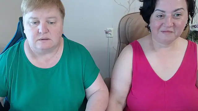 Snapshot of Lindy-Jeanie chatting on 06-16-26, 04:40 Lindy-Jeanie online show from 06-16-26, 04:40