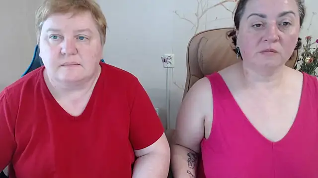 Snapshot of Lindy-Jeanie chatting on 05-26-26, 04:49 Lindy-Jeanie online show from 05-26-26, 04:49