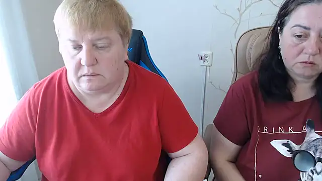 Snapshot of Lindy-Jeanie chatting on 06-11-26, 08:55 Lindy-Jeanie online show from 06-11-26, 08:55