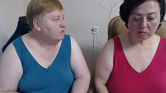 Snapshot of Lindy-Jeanie chatting on 06-17-26, 06:51 Lindy-Jeanie online show from 06-17-26, 06:51