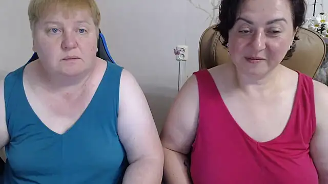Snapshot of Lindy-Jeanie chatting on 06-26-26, 06:47 Lindy-Jeanie online show from 06-26-26, 06:47