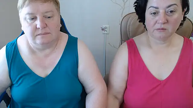 Snapshot of Lindy-Jeanie chatting on 06-20-26, 08:30 Lindy-Jeanie online show from 06-20-26, 08:30