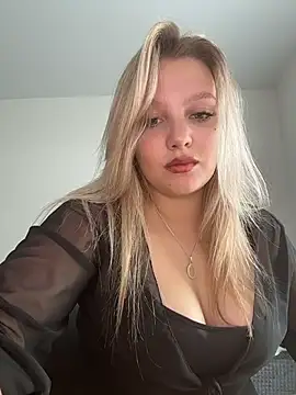 Snapshot of bettyloveu chatting on 06-03-26, 04:13 bettyloveu online show from 06-03-26, 04:13