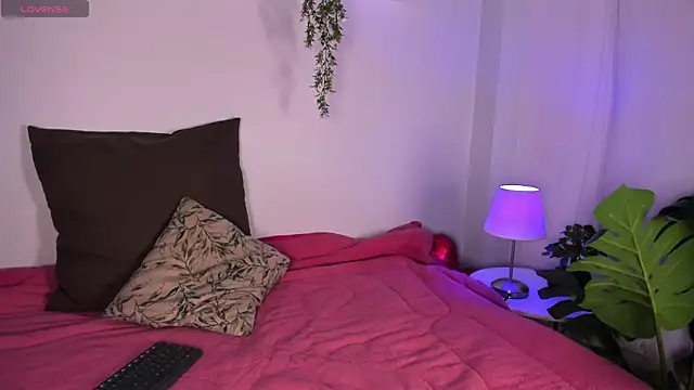 cuttie blondie online show from 03-28-26, 11:11