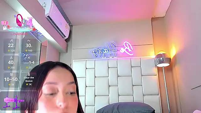 MiaCamille  online show from 04-21-26, 07:31