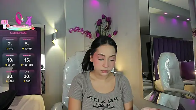 Snapshot of MiaCamille_ chatting on 06-19-26, 06:14 MiaCamille online show from 06-19-26, 06:14