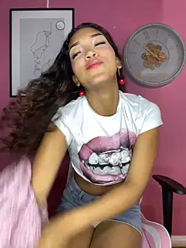 NaughtyLatinaxxx online show from 04-21-26, 05:41