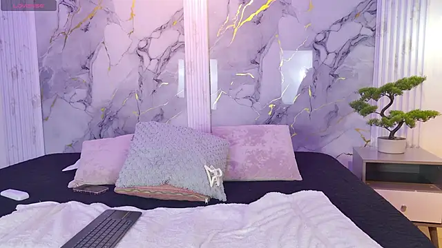  charlotte quee  online show from 07-01-26, 06:52