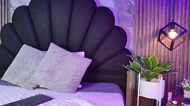  charlotte quee  online show from 04-02-26, 01:07