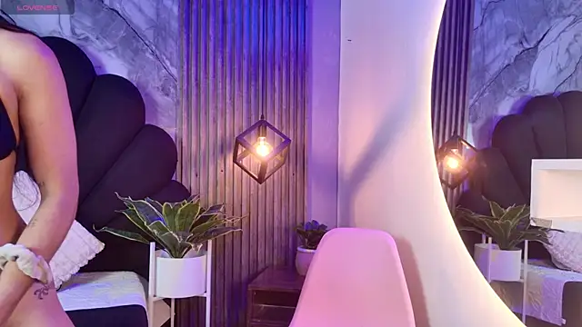  charlotte quee  online show from 04-27-26, 01:42