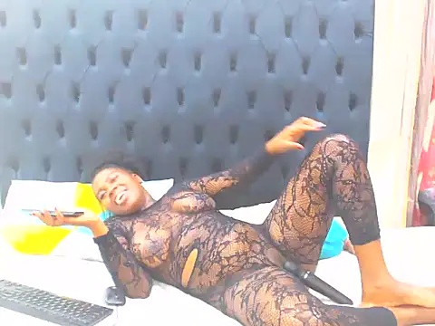 Dark Slim Thick online show from 03-16-26, 06:43