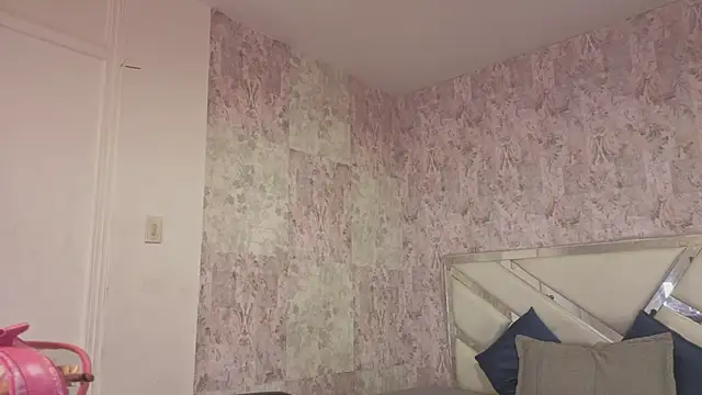 april summer  online show from 03-18-26, 08:32