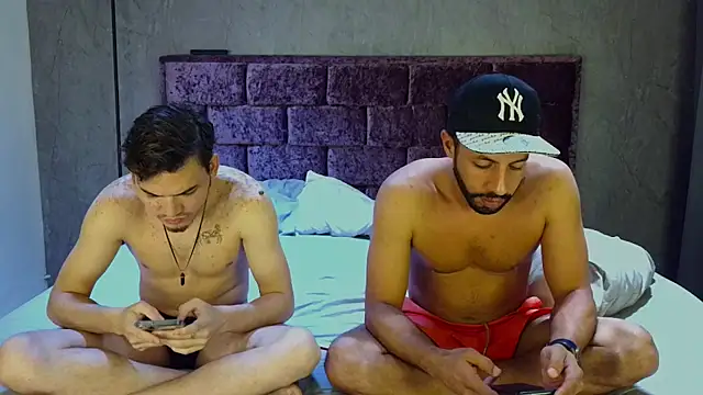 Snapshot of The_Penthouse_boys chatting on 05-03-26, 01:15 The Penthouse boys online show from 05-03-26, 01:15