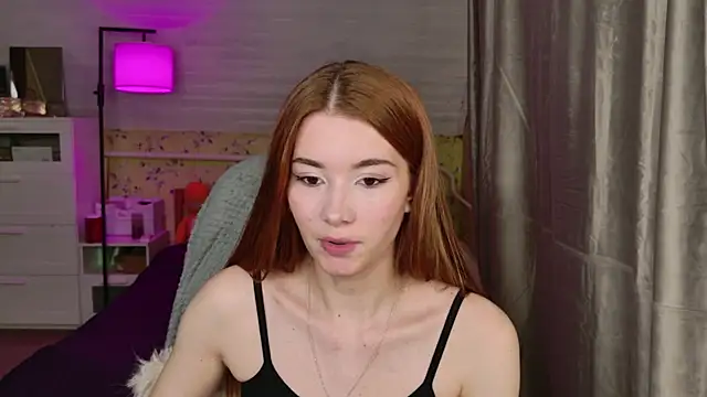 Snapshot of Lunavira chatting on 05-22-26, 07:01 Lunavira online show from 05-22-26, 07:01
