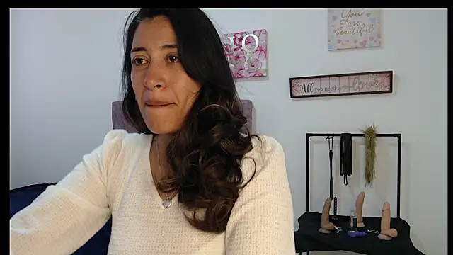 Snapshot of violeta_scott chatting on 05-05-26, 12:52 violeta scott online show from 05-05-26, 12:52