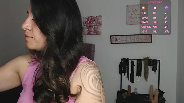 Snapshot of violeta_scott chatting on 06-10-26, 11:44 violeta scott online show from 06-10-26, 11:44