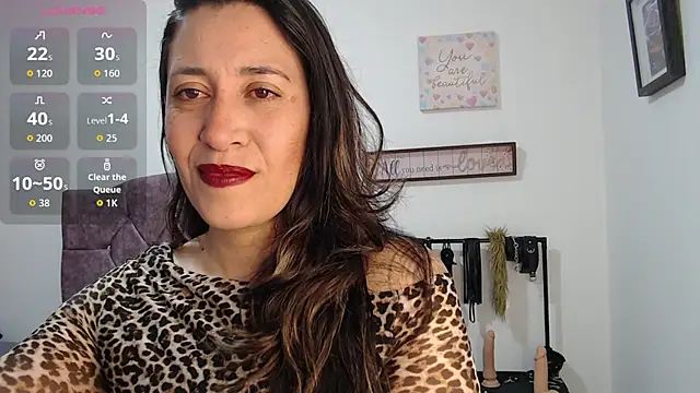 Snapshot of violeta_scott chatting on 06-01-26, 05:12 violeta scott online show from 06-01-26, 05:12