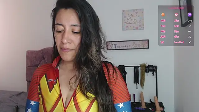 Snapshot of violeta_scott chatting on 06-13-26, 01:31 violeta scott online show from 06-13-26, 01:31