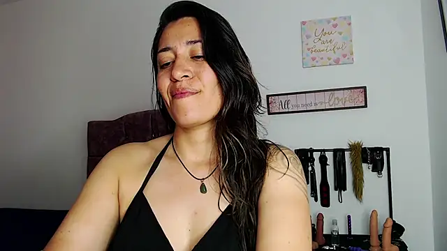 Snapshot of violeta_scott chatting on 06-05-26, 02:12 violeta scott online show from 06-05-26, 02:12