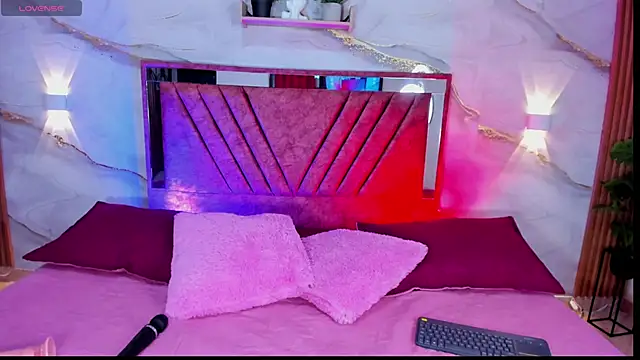 sofi naughty   online show from 04-13-26, 10:58