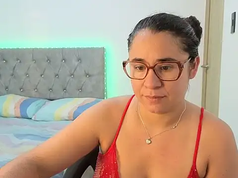 Snapshot of estrellajunior chatting on 06-09-26, 11:22 estrellajunior online show from 06-09-26, 11:22