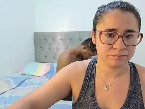 Snapshot of estrellajunior chatting on 06-07-26, 11:48 estrellajunior online show from 06-07-26, 11:48