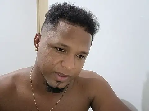 Snapshot of estrellajunior chatting on 06-11-26, 02:22 estrellajunior online show from 06-11-26, 02:22