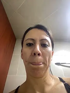Snapshot of ItsAmara chatting on 06-01-26, 10:20 ItsAmara online show from 06-01-26, 10:20