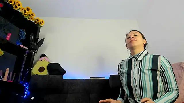 Snapshot of ItsAmara chatting on 05-20-26, 12:46 ItsAmara online show from 05-20-26, 12:46