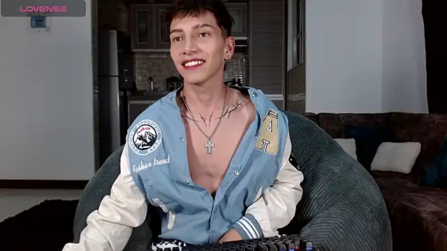 Snapshot of tiam_muller_fenix chatting on 05-06-26, 01:20 tiam muller fenix online show from 05-06-26, 01:20