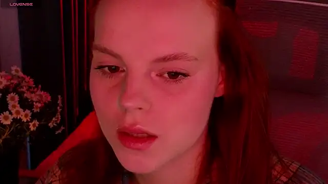 Snapshot of mollybossy chatting on 05-07-26, 12:37 mollybossy online show from 05-07-26, 12:37