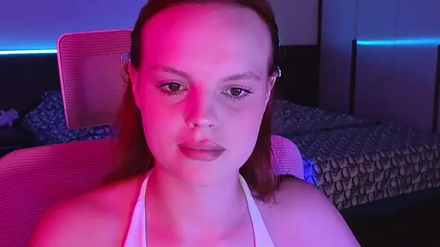 Snapshot of mollybossy chatting on 06-14-26, 11:22 mollybossy online show from 06-14-26, 11:22