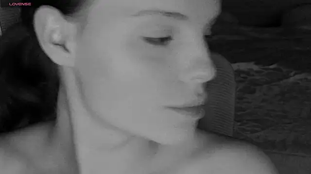 Snapshot of mollybossy chatting on 05-03-26, 02:05 mollybossy online show from 05-03-26, 02:05